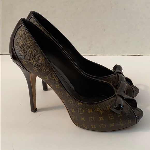 Louis Vuitton - Picture 2 of 9